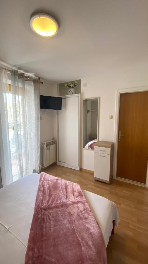 Guest House Tonica Крк Экстерьер фото