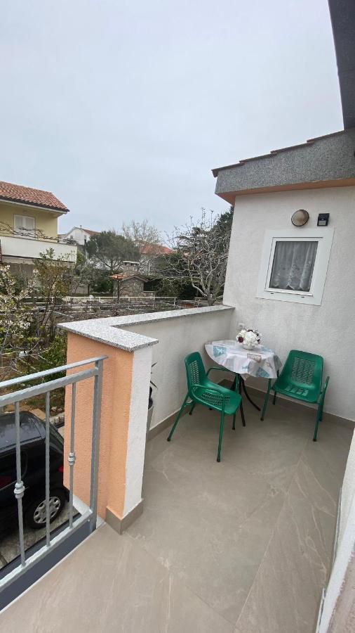 Guest House Tonica Крк Экстерьер фото