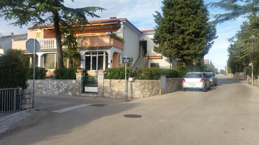 Guest House Tonica Крк Экстерьер фото