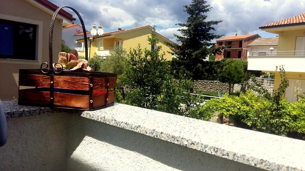 Guest House Tonica Крк Экстерьер фото