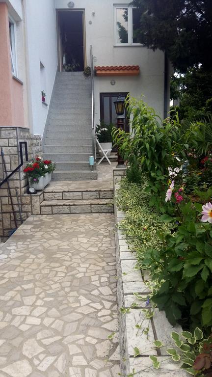 Guest House Tonica Крк Экстерьер фото