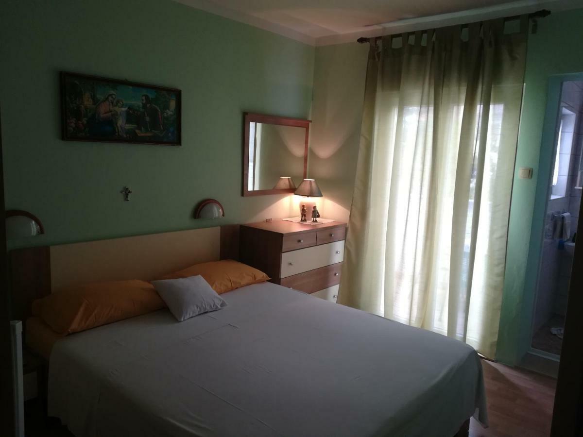 Guest House Tonica Крк Экстерьер фото